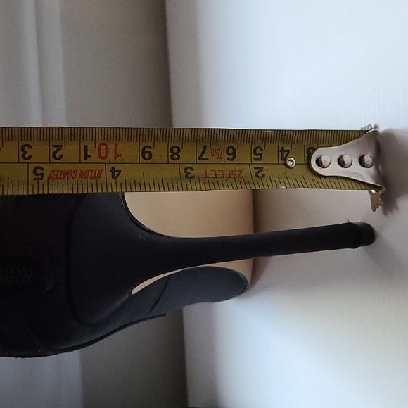 New no Box. Shoe Dazzle Jojo Peep Toe Bootie. Size 9. - Picture 5 of 5